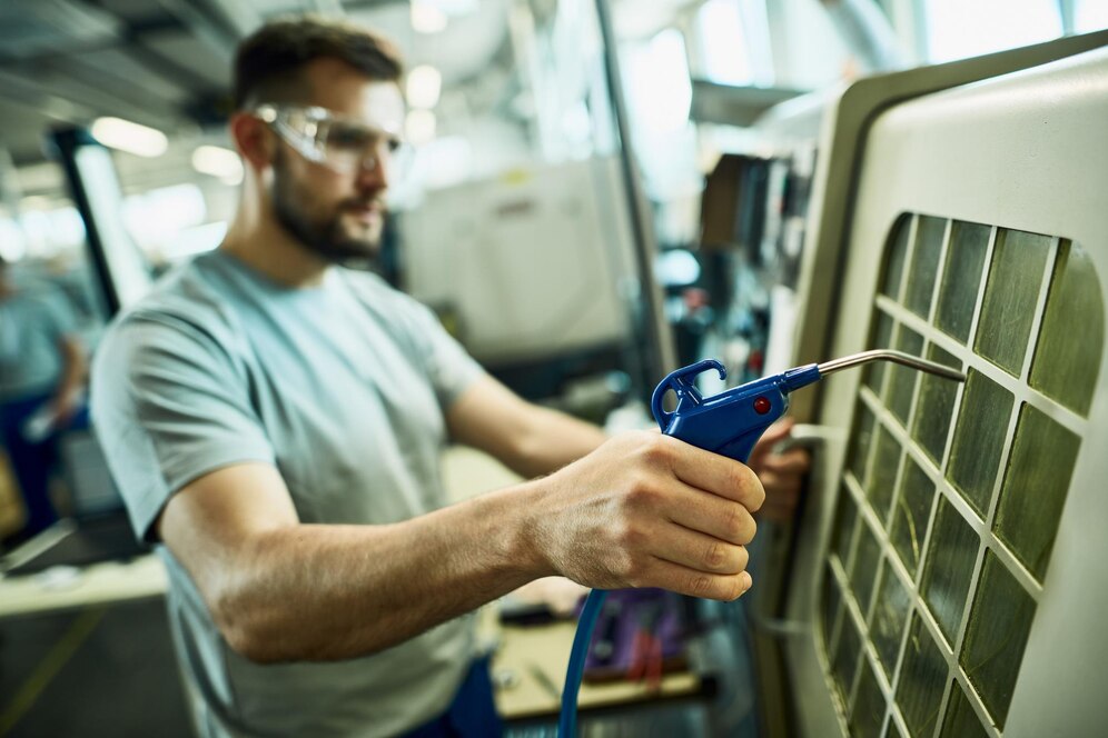 Operating & Maintenance Image